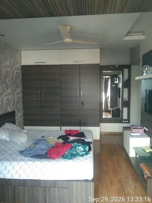 Room in  Apartment at Kandivali East – for Sale