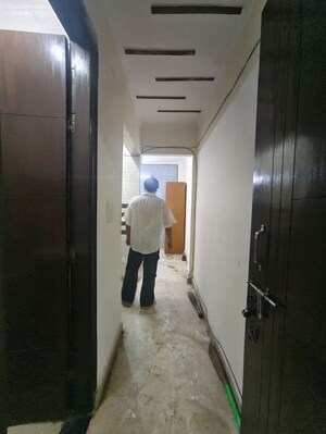 Building Lobby in 1 RK Builder Floor at Govindpuri – for Rent