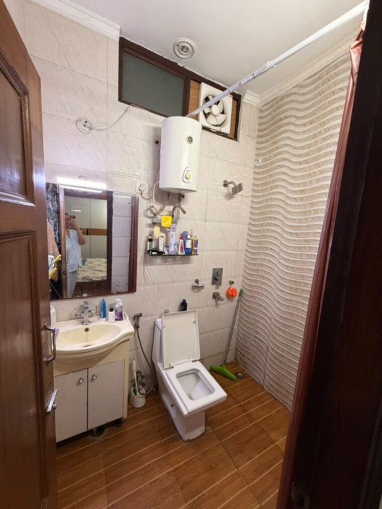 Team Area, sector 56 2 Bedroom 215 Sq.Yd. Builder Floor In Sector 56 Gurgaon 10756741