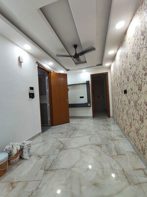 Room in 3 BHK Builder Floor at Govindpuri – for Rent