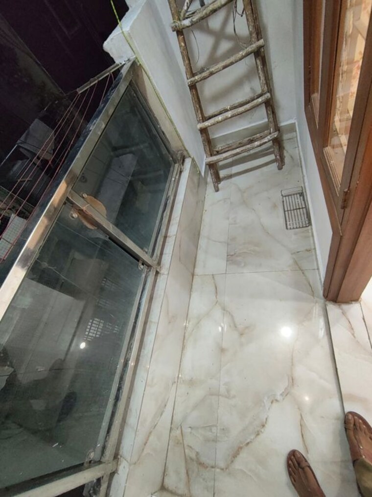 Balcony, govindpuri 3 Bedroom 950 Sq.Ft. Builder Floor In Govindpuri Delhi 10756742