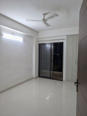 Room in 3 BHK Apartment at Manglam Garden City, Muhana – for Rent