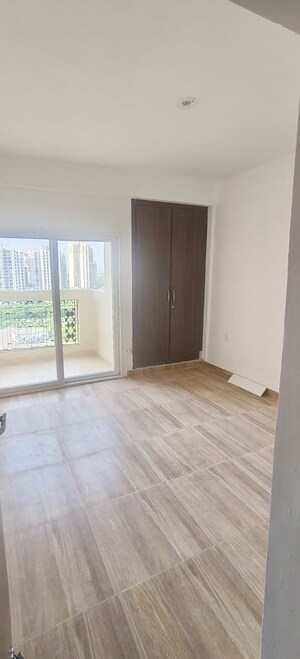Room in 2 BHK Apartment at Supertech The Romano, Sector 118 – for Rent