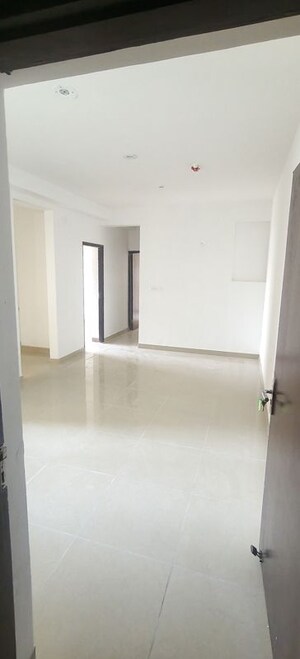 Room in 2 BHK Apartment at Supertech The Romano, Sector 118 – for Rent