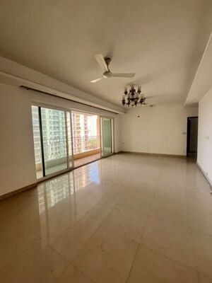 Room in 3 BHK Apartment at Ambience Tivertone, Sector 50 – for Rent