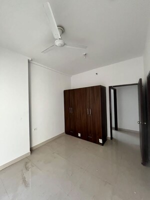 Room in 4 BHK Apartment at Mahagun Mirabella, Sector 79 – for Rent