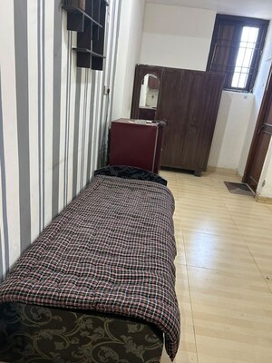Bedroom in 1 RK Independent House at SS 100, Sector 49 – for Rent