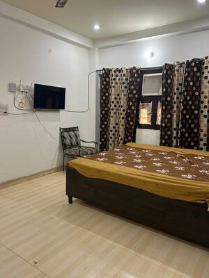 Bedroom in 1 RK Independent House at SS 100, Sector 49 – for Rent