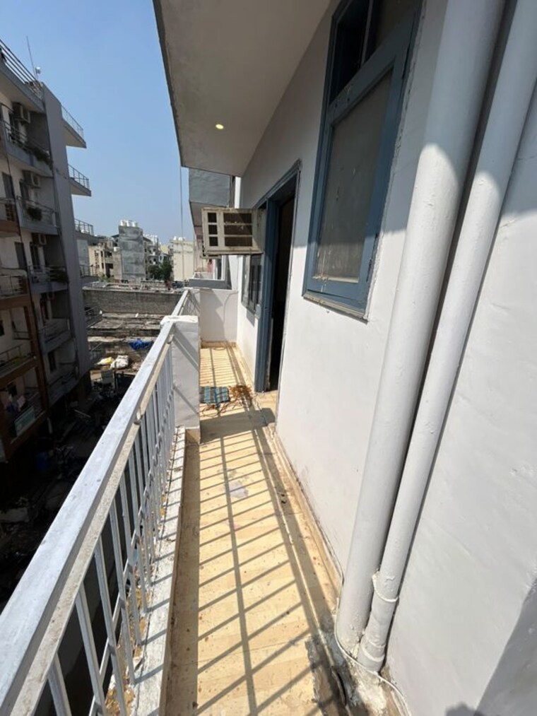 Balcony, ss-100 1 RK 650 Sq.Ft. Independent House In Sector 49 Gurgaon 10756777