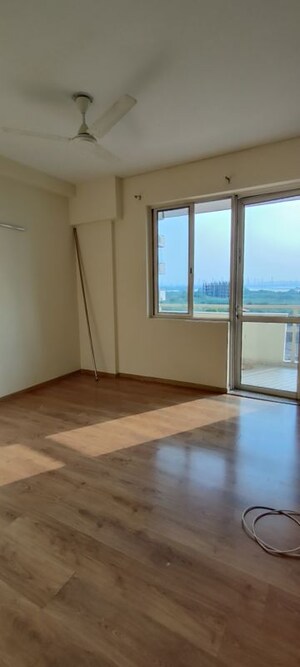 Room in 4 BHK Apartment at M3M Woodshire, Sector 107 – for Rent