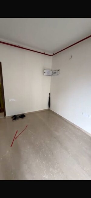 Room in 1 BHK Apartment at Omkar Signet, Malad East – for Rent