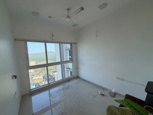 Room in 2 BHK Apartment at Ashapura F Residences, Malad East – for Rent