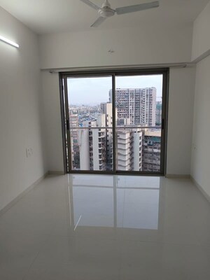 Room in 2 BHK Apartment at Ashapura F Residences, Malad East – for Rent