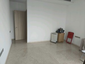 Room in 4 BHK Apartment at Rustomjee Crown, Prabhadevi – for Rent