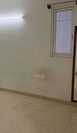 Room in 3 BHK Apartment at Prestige Falcon City, Konanakunte – for Rent