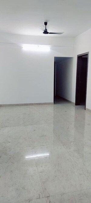 Room in 2 BHK Apartment at Nandan Euphora, Vishrantwadi – for Rent