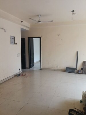 Room in 3 BHK Apartment at Aims Golf Avenue II, Sector 75 – for Rent