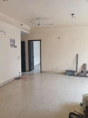 Room in 3 BHK Apartment at Aims Golf Avenue II, Sector 75 – for Rent