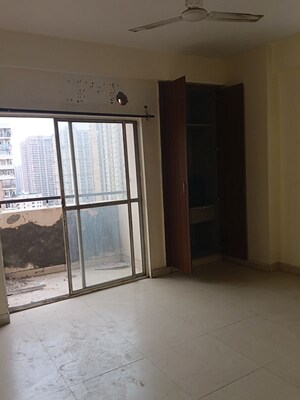 Room in 3 BHK Apartment at Aims Golf Avenue II, Sector 75 – for Rent