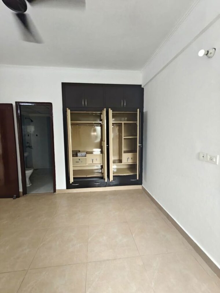 Room, gardenia-golf-city 3 Bedroom 1750 Sq.Ft. Apartment In Sector 75 Noida 10757013