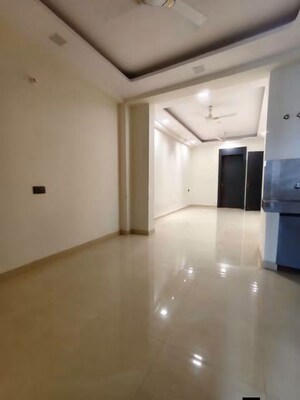 Room in 2 BHK Builder Floor at Sector 15 – for Rent