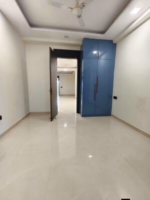 Room in 2 BHK Builder Floor at Sector 15 – for Rent