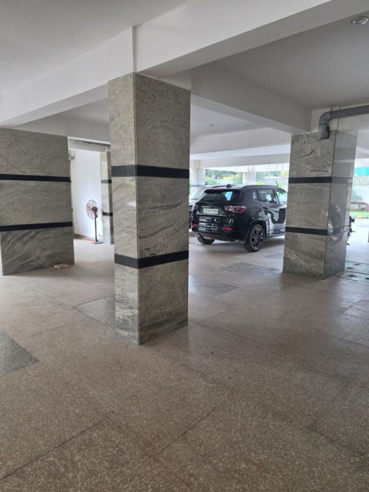  Parking, sector 14 1 Bedroom 989 Sq.Ft. Builder Floor In Sector 14 Gurgaon 10757028
