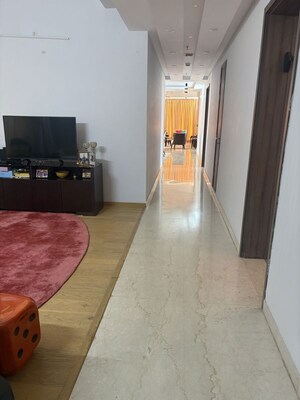Furnished Amenities in 4 BHK Apartment at Paras Quartier, Gwal Pahari – for Rent