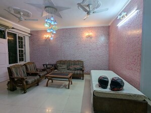 Team Area in 3 BHK Builder Floor at Uppal Southend, Sector 49 – for Rent