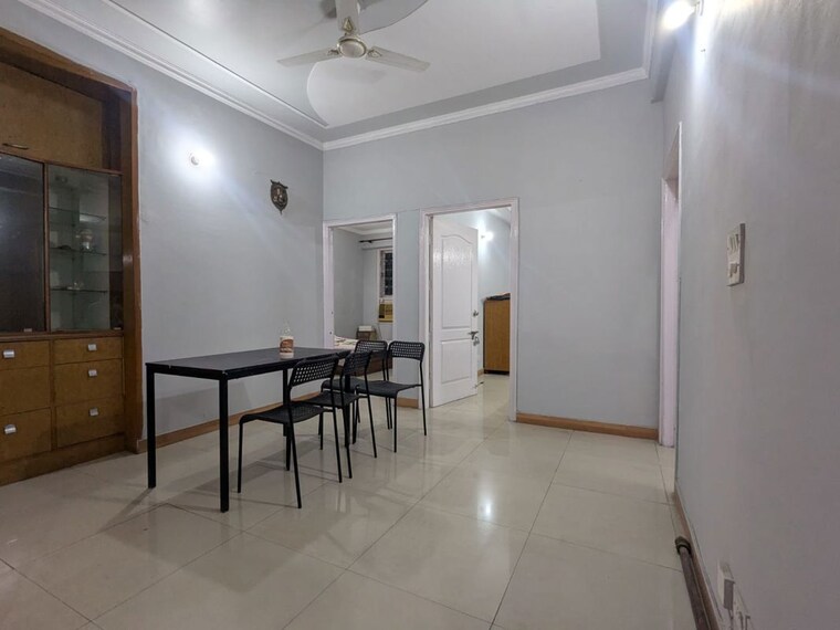 Room, uppal-southend 3 Bedroom 311 Sq.Yd. Builder Floor In Sector 49 Gurgaon 10757045