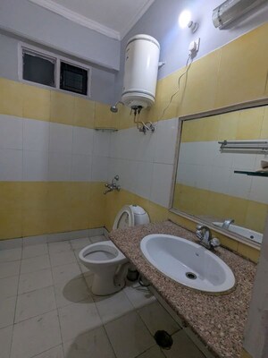 Bathroom in 3 BHK Builder Floor at Uppal Southend, Sector 49 – for Rent