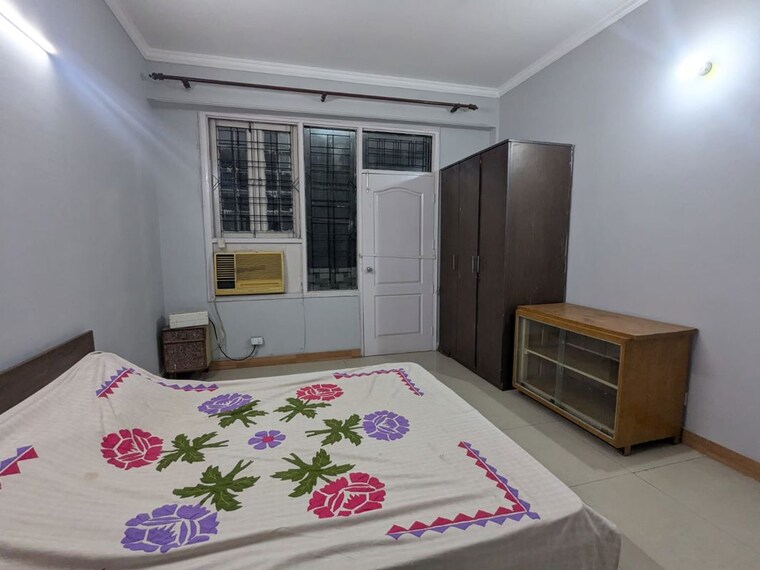 Bedroom, uppal-southend 3 Bedroom 311 Sq.Yd. Builder Floor In Sector 49 Gurgaon 10757045