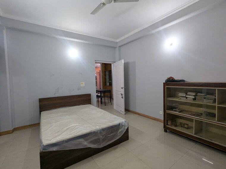 Bedroom, uppal-southend 3 Bedroom 311 Sq.Yd. Builder Floor In Sector 49 Gurgaon 10757045