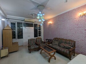 Living Room in 3 BHK Builder Floor at Uppal Southend, Sector 49 – for Rent