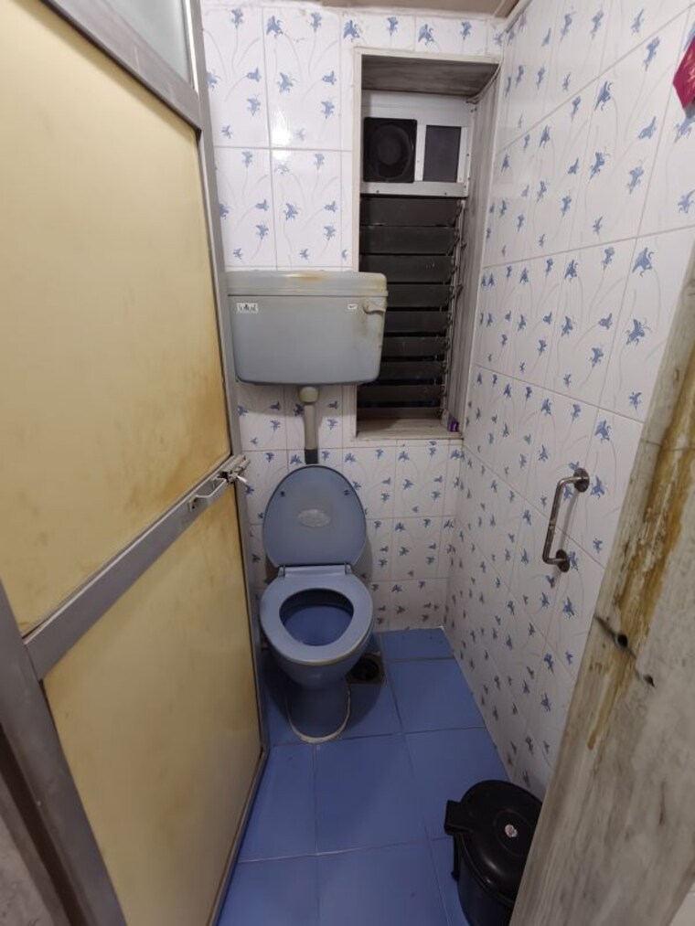 Bathroom, gokuldham-complex Pg For Girls In Goregaon East 10757046