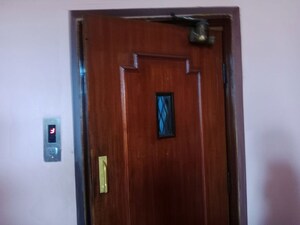 Furnished Amenities in 2 BHK Apartment at Parrys – for Rent