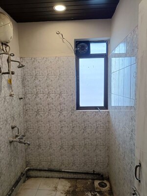 Room in 3 BHK Apartment at Kshitij CHS Sanpada, Sanpada – for Rent