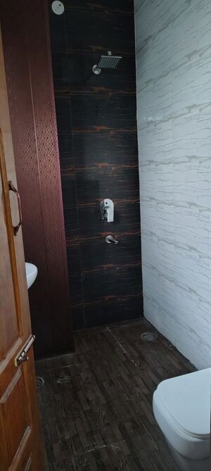 Bathroom in 2 BHK Builder Floor at Housing Board Colony Sector 51, Sector 51 – for Rent