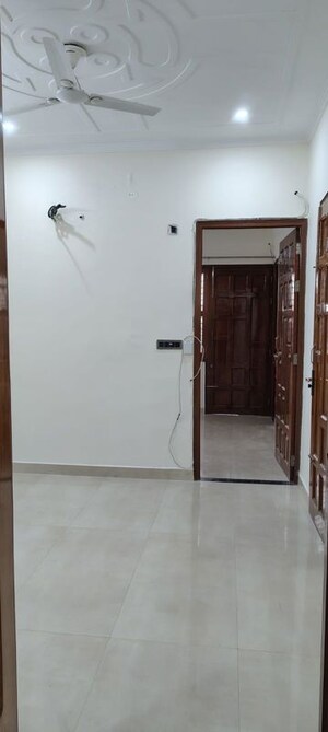 Room in 2 BHK Builder Floor at Housing Board Colony Sector 51, Sector 51 – for Rent