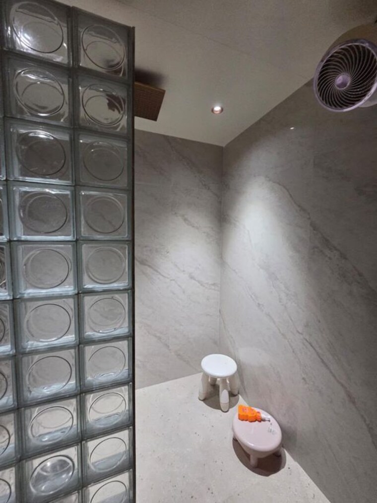 Bathroom, rna-ng-eclat 2 Bedroom 863 Sq.Ft. Apartment In Andheri West Mumbai 10757091