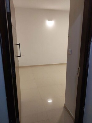 Room in 2 BHK Apartment at Bren Northern Lights, Jakkuru – for Rent