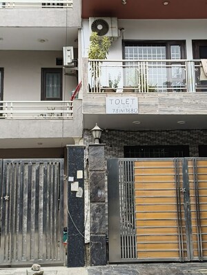 3 BHK Builder Floor For Rent in Sector 46
