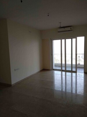 Room in 3 BHK Apartment at L&T Crescent Bay T2, Parel – for Rent