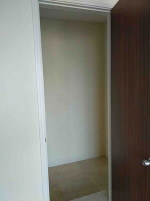 Room in 3 BHK Apartment at L&T Crescent Bay T2, Parel – for Rent