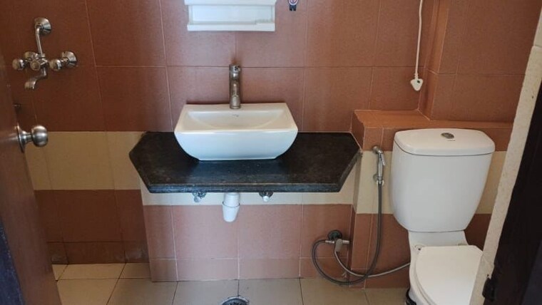 Bathroom, mahagun-my-woods 2.5 Bedroom 1110 Sq.Ft. Apartment In Sector 16c Greater Noida Greater Noida 10757154