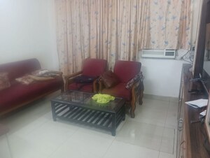 Living Room in 2.5 BHK Apartment at Amrapali Silicon City, Sector 76 – for Sale