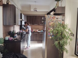 Living Room in 2.5 BHK Apartment at Amrapali Silicon City, Sector 76 – for Sale