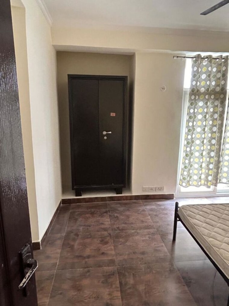 Room, amrapali-silicon-city 2.5 Bedroom 1180 Sq.Ft. Apartment In Sector 76 Noida 10757177
