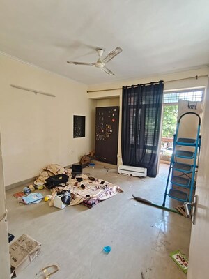 Living Room in 3 BHK Builder Floor at Sector 51 – for Rent