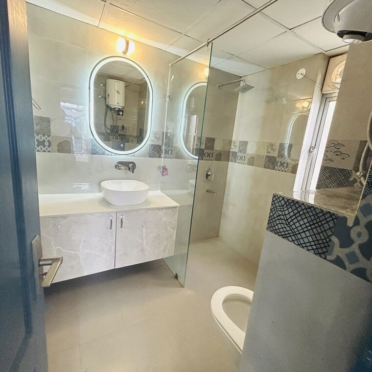 Attached Bathroom, bestech-park-view-city-2 3.5 Bedroom 1870 Sq.Ft. Apartment In Sector 49 Gurgaon 10757180
